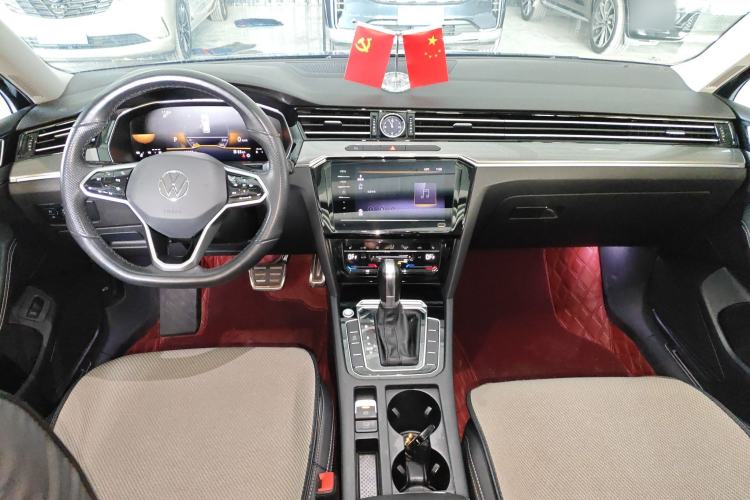 Used Volkswagen Magotan 2023 2 Million Units Limited Edition 330TSI DSG Leading Version
