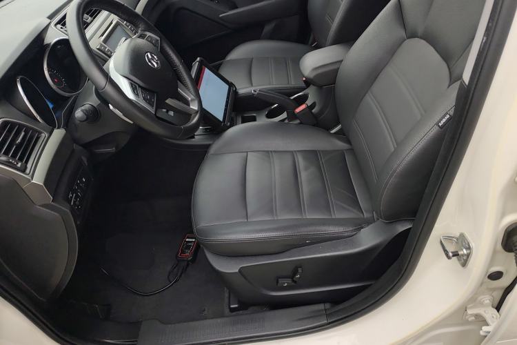 Used BAIC Senova X65 2015 2.0T Automatic Elite Model Left Front Seat