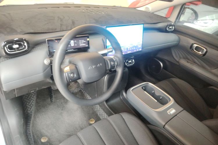 Used AION UT 2025 330 Star Edition Center Console