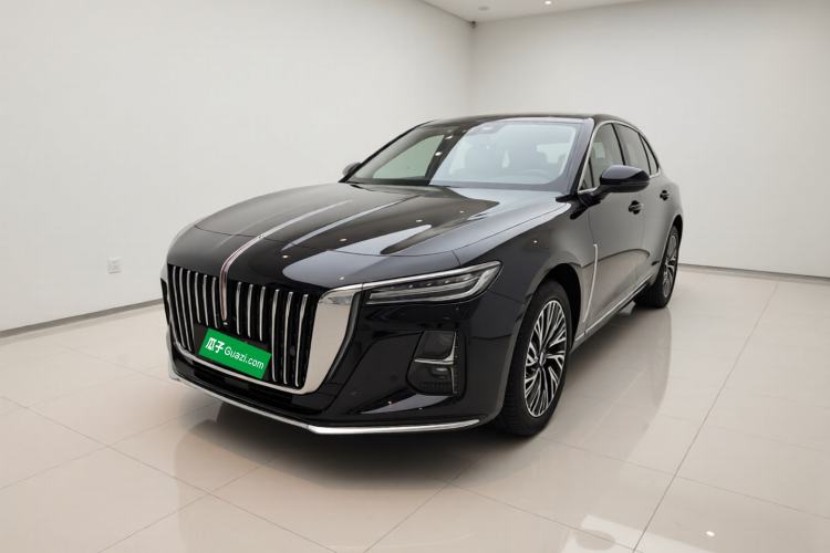 Ojetý Hongqi H5 2025 2.0T Automatic Flag Edition – 500 000 Units Commemorative Version