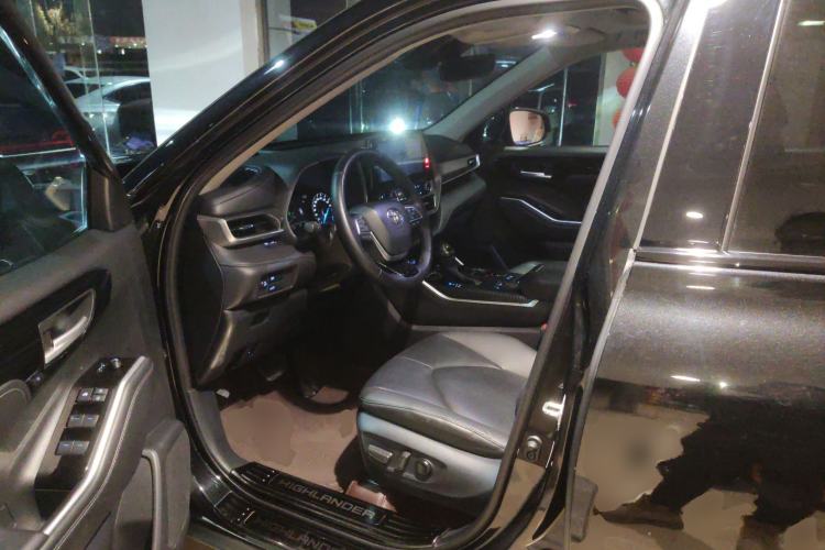 Used Toyota Highlander 2022 Dual-Engine 2.5L Four-Wheel Drive Prestige Version 7 Seats
