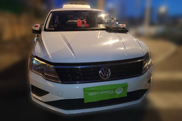 Used Volkswagen Jetta 2017 1.5L Manual Fashion Edition Front