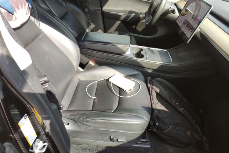 Used Tesla Model Y 2021 Standard Range Rear-Wheel Drive Version Right Front Seat