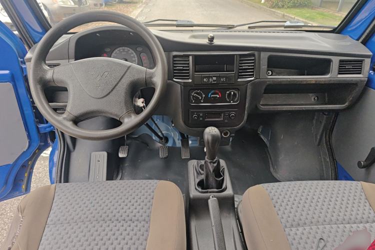 Used Wuling Zhiguang 2020 1.2L Practical Model China VI LSI Center Console