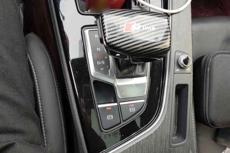 Used Audi A4L 2023 40 TFSI Luxury Dynamic Model
