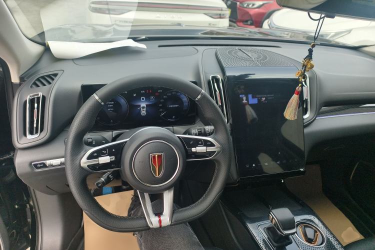 Used Hongqi HS3 2023 1.5T Two-Wheel Drive Shanwei Edition Center Console