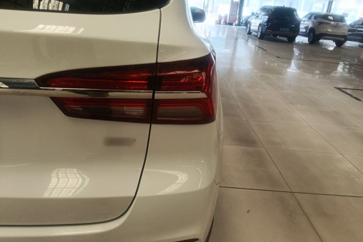 Used Roewe RX5 2020 20T Automatic 4G Connected Million Edition Right Rear Taillight