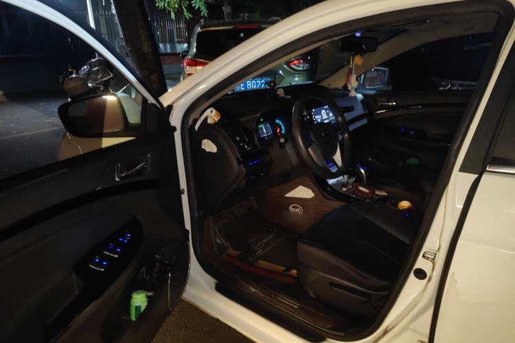 Used BYD e5 2016 300 Luxury Edition Driver Seat