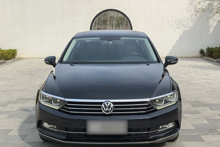 Used Volkswagen Magotan 2017 330TSI DSG Luxury Model