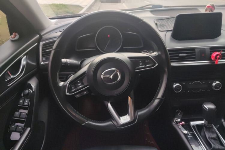 Used Mazda Mazda 3 Axela 2017 Hatchback 2.0L Automatic Sport Model China V Emission Standard
