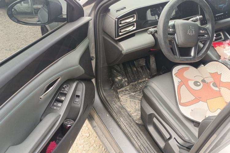 Used BYD Qin L 2025 DM-i Smart Drive 80KM Leading Model Driver Seat