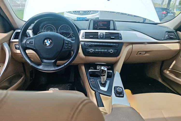 Used BMW 3 Series 2014 320i Active Edition
