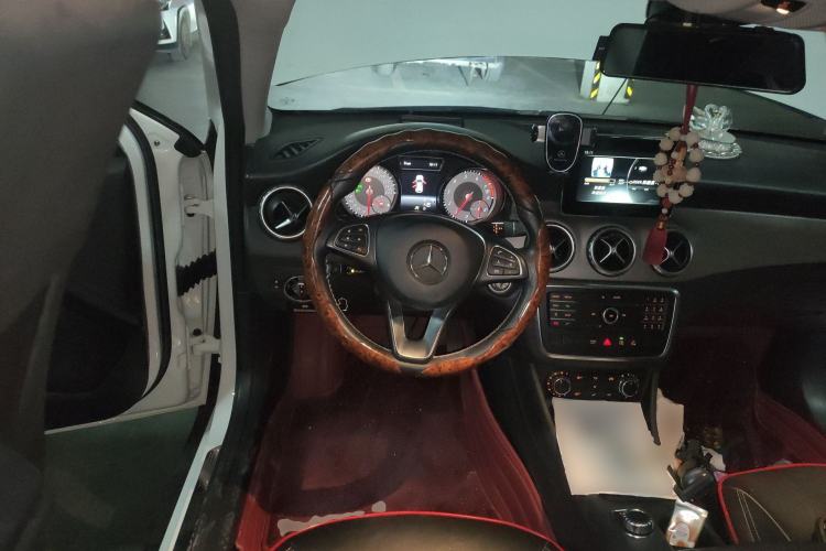 Used Mercedes-Benz GLA 2016 GLA 200 Sport Edition Steering Wheel