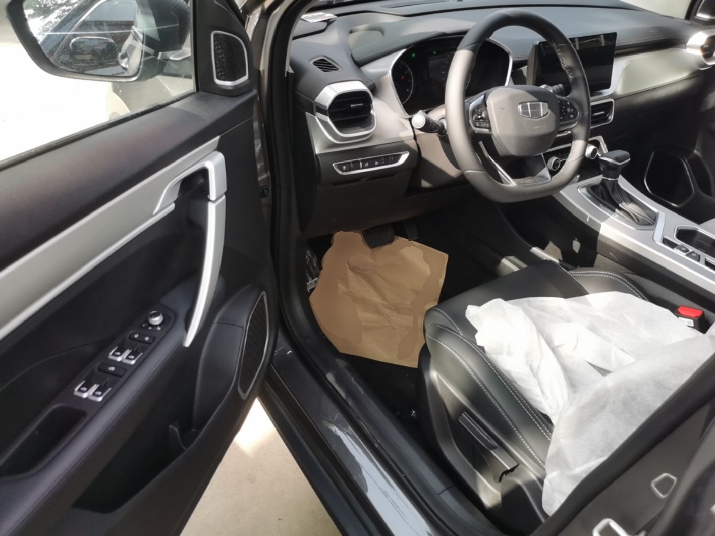 Geely Auto Coolray 2025 1.5L CVT Super Edition — снимка 18