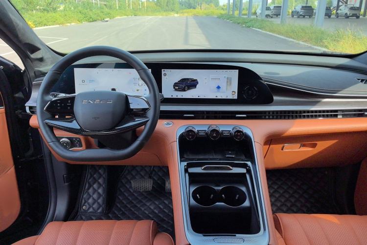 Used EXEED Lingyun 2025 300T Two-Wheel Drive Starry Edition Interior 3