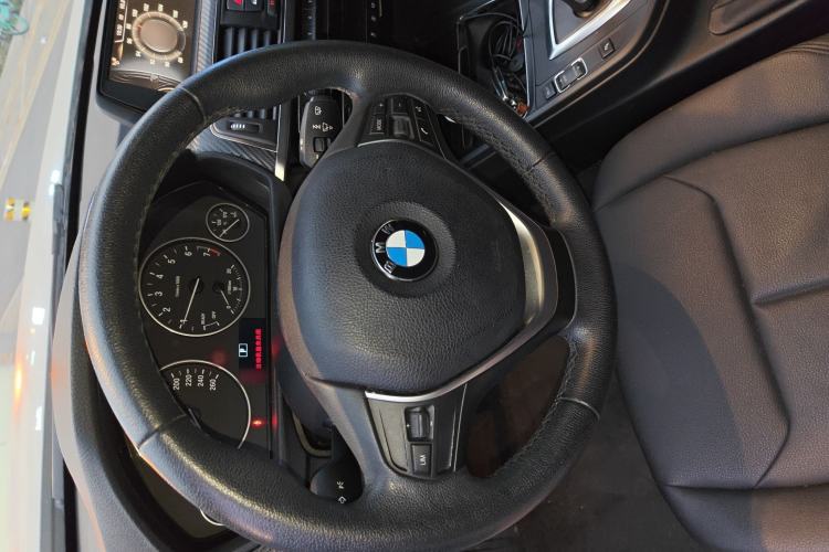 Used BMW 3 Series 2017 320Li Fashion Model Steering Wheel