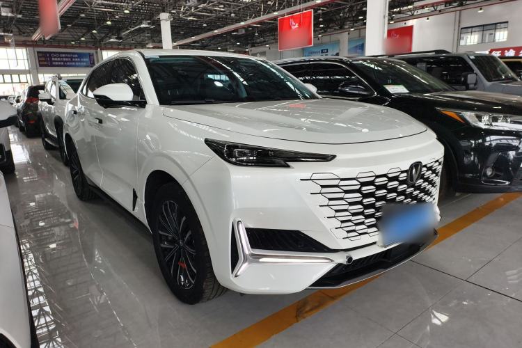 Used CHANGAN UNI-K 2023 2.0T Two-Wheel Drive Enjoyment Version
