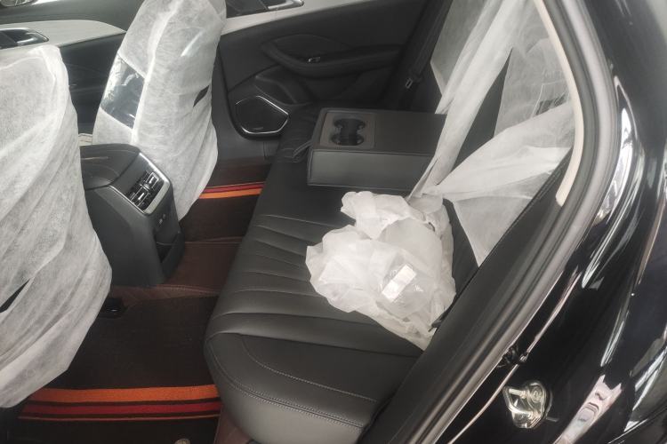 Used Hongqi H5 PHEV 2025 170 Super Hybrid Version Left Rear Seat