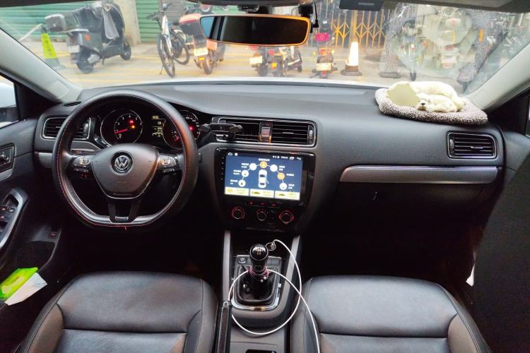 Used Volkswagen Sagitar 2018 1.6L Manual Comfort Model