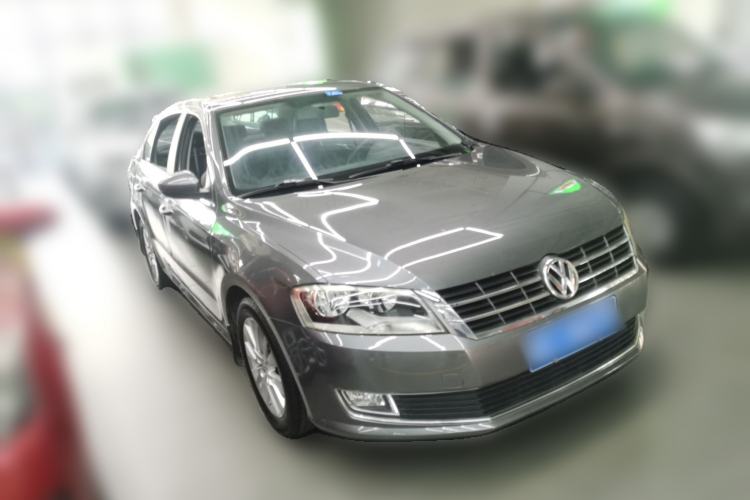 Used Volkswagen Lavida 2013 1.4TSI DSG Comfort Edition Front Right 45 Deg