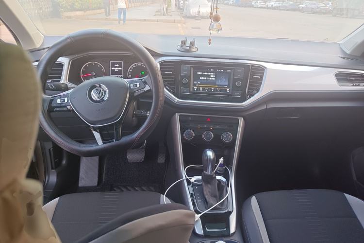 Used Volkswagen T-ROC 2020 230TSI DSG Two-Wheel Drive Advanced Version