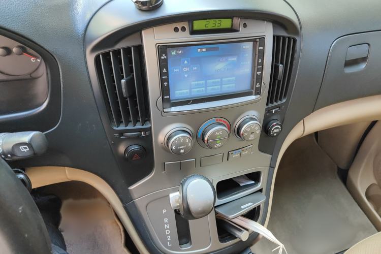 Used Hyundai H-1 Starex 2011 2.4L Luxury Edition Audio And AC Panel