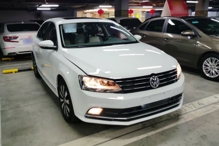 Used Volkswagen Sagitar 2015 230TSI Automatic Luxury Model