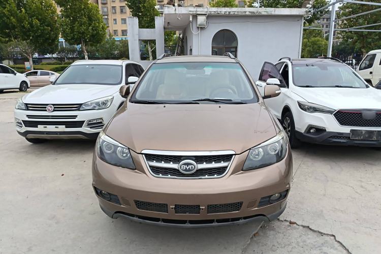 Used BYD S6 2013 Jingyue Edition 2.4L Automatic Luxury Model 5 Seats
