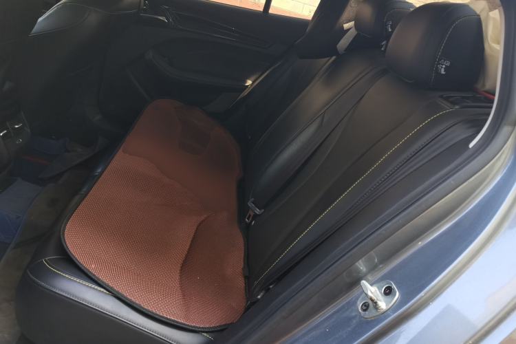 Used Roewe i5 2021 1.5L CVT Black Gold Edition