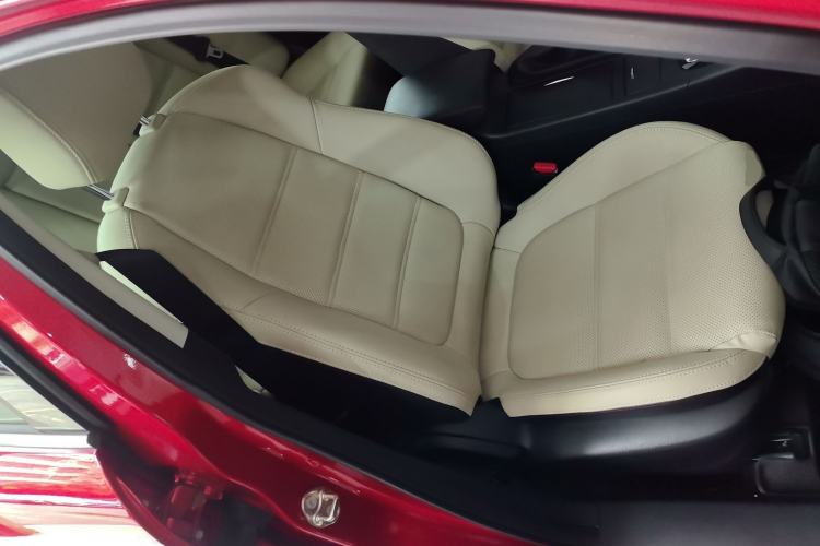 Used Mazda Atenza 2014 2.0L Blue Sky Luxury Edition
