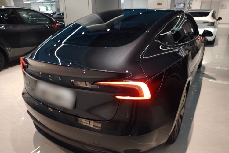 Used Tesla Model 3 2023 Rear-Wheel-Drive Version Rear Right 45 Deg