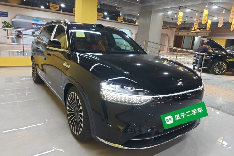 Used Hima AITO M9 2025 Extended-Range Ultra Version 52 kWh 6-Seater Front Right 45 Deg