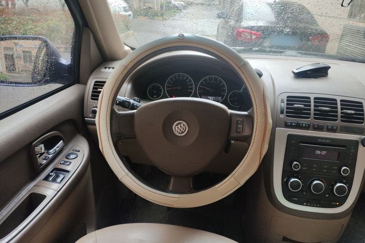 Used Buick GL8 2011 2.4L CT Comfort Edition
