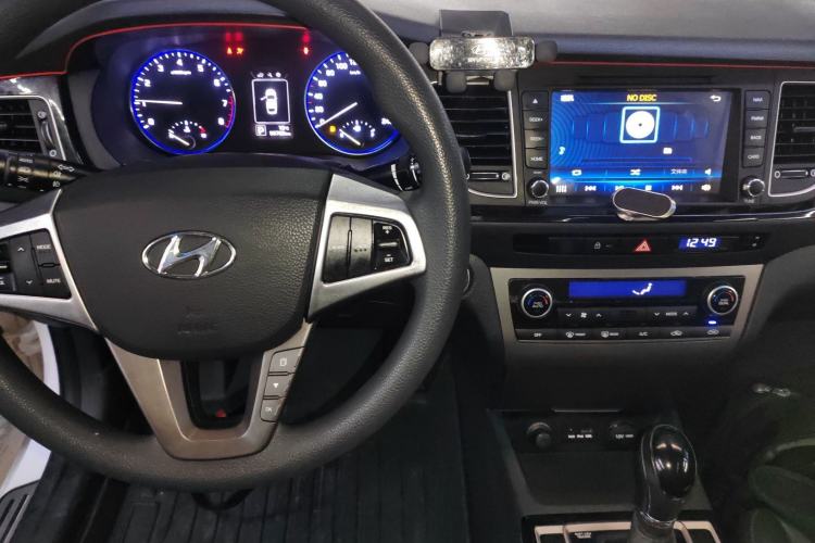 Used Hyundai Mistra 2014 1.8L Automatic Smart GLS
