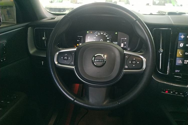 Used Volvo XC60 2021 T5 4x4 Smart Luxury Edition
