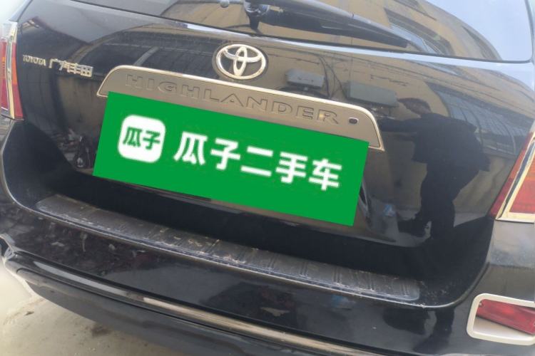 Used Toyota Highlander 2011 2.7L Two-Wheel Drive 7-Seater Luxury Edition Rear