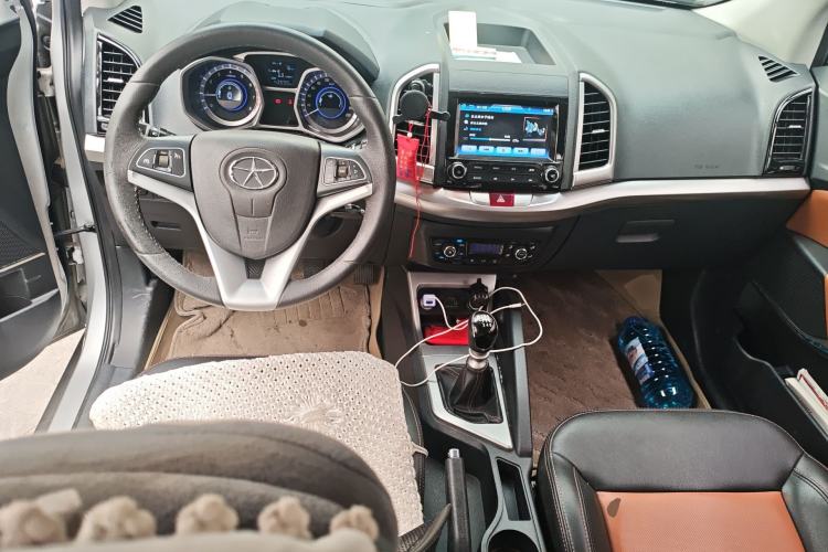 Used JAC Group Refine S3 2015 1.5L Manual Luxury Smart Deluxe Edition Center Console