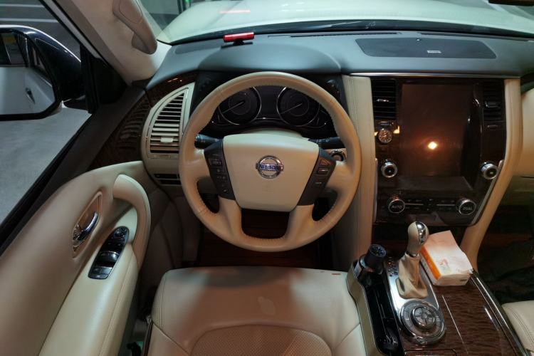 Used Nissan Patrol 2018 4.0L LinkedIn Edition Steering Wheel
