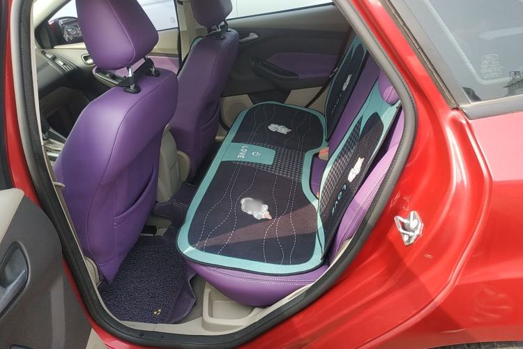 Used Ford Focus 2012 Sedan 1.6L Automatic Comfort Model
