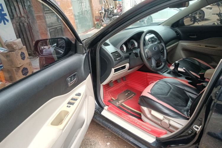 Used Bestune B50 2011 1.6L manual fashion version
