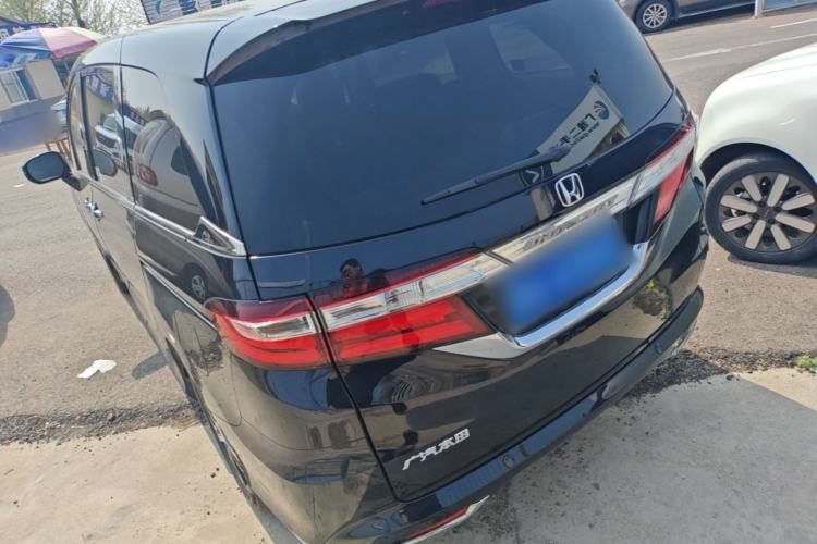 Used Honda Odyssey 2015 Updated Version 2.4L Smart Edition Rear Left 45 Deg