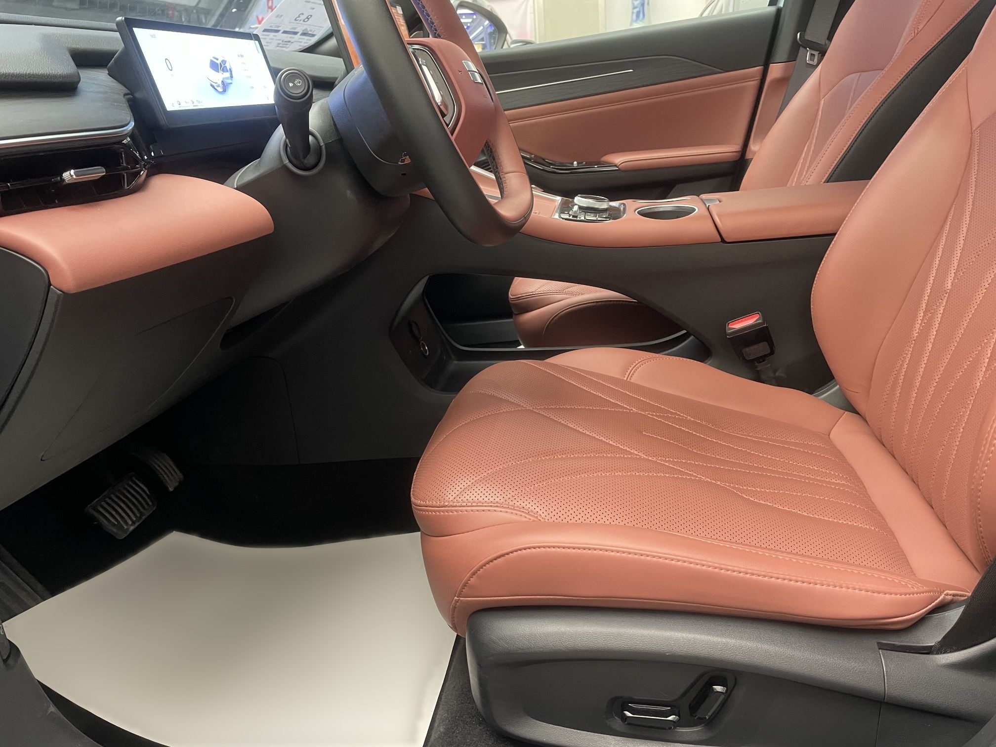 المقاعد الأمامية داخل السيارة