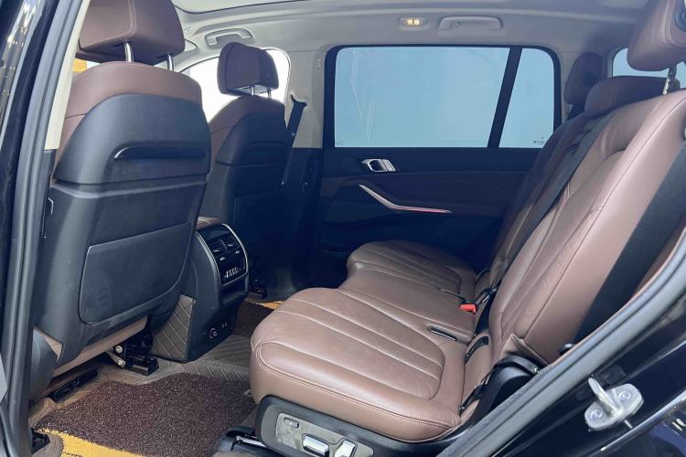 Used BMW X7 2022 xDrive40i Luxury Package with Leading Features
