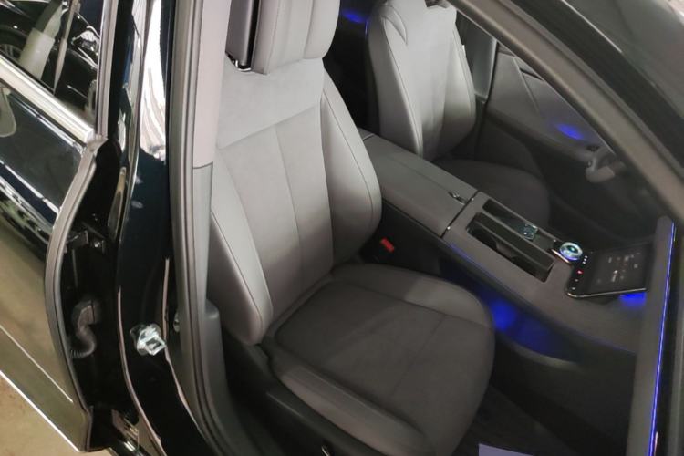 Used VOYAH PASSION 2024 PHEV Four-Wheel Drive Ultra-Long Range Flagship Model Right Front Seat