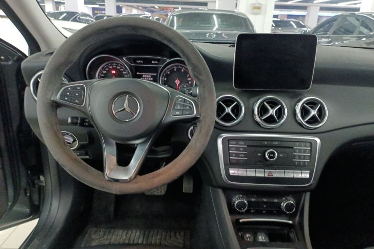 Used Mercedes-Benz GLA 2017 GLA 220 4MATIC Fashion Model