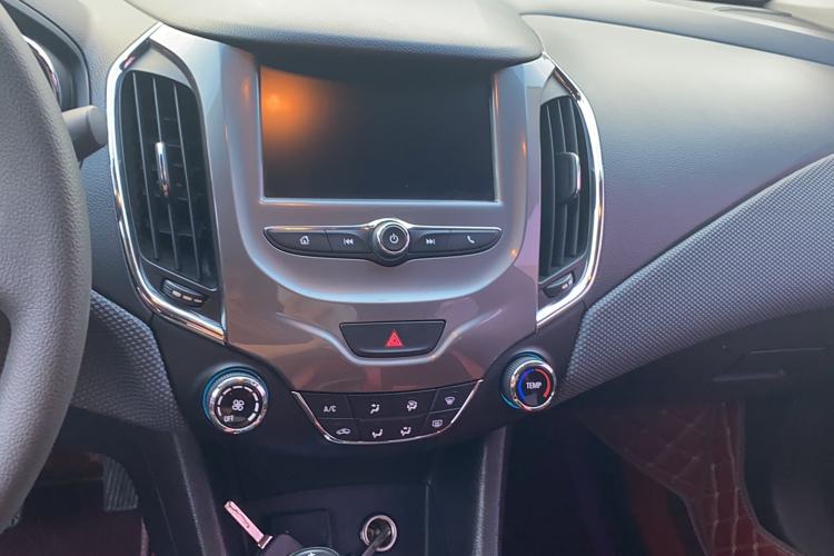 Used Chevrolet Cruze 2017 1.5L Automatic Pioneer Sunroof Edition