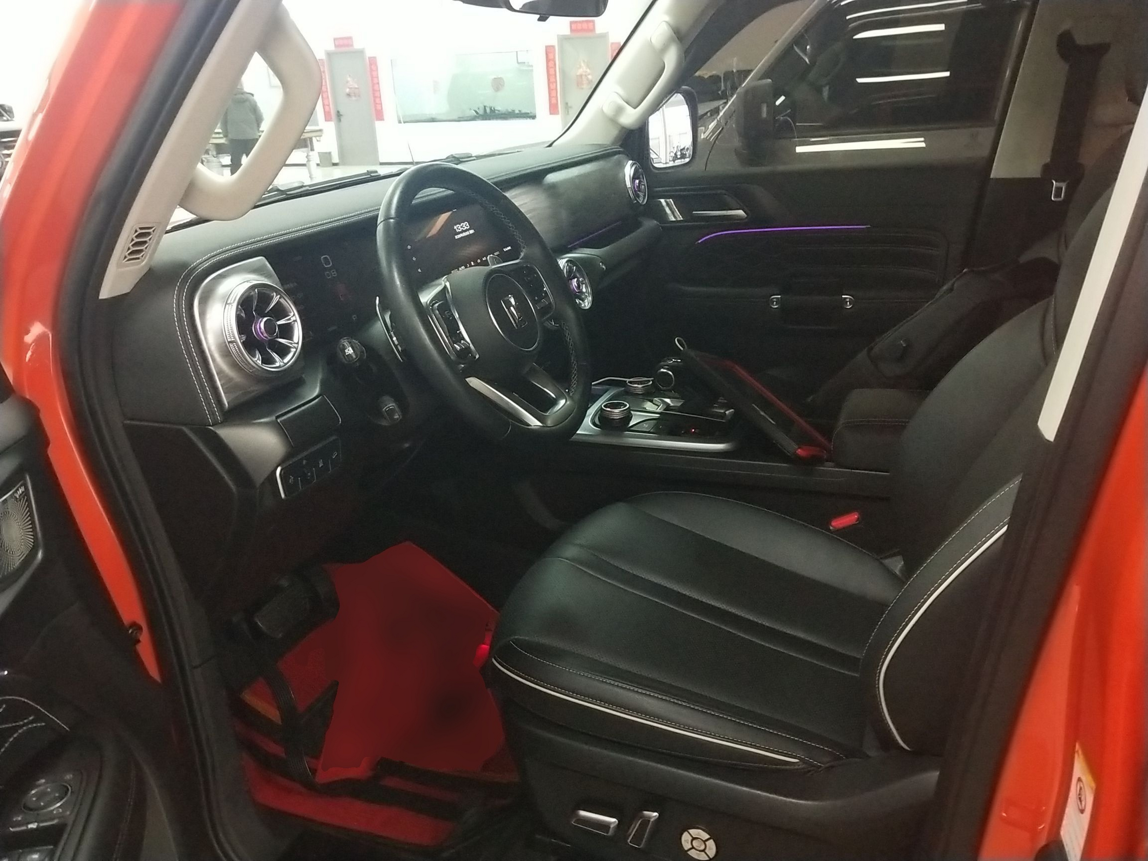 المقاعد الأمامية داخل السيارة