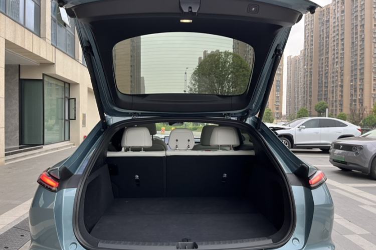 Used ONVO L60 2024 60 kWh Rear-Drive Version