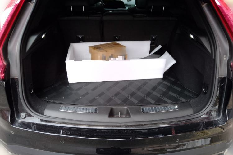 Used Cadillac XT4 2024 Facelift 28T Two-Wheel-Drive Luxury Version Trunk