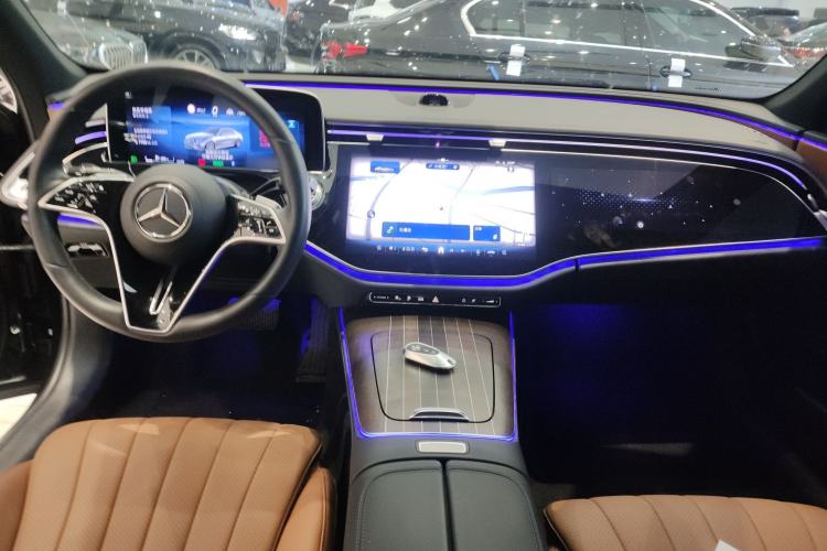 Used Mercedes-Benz E-Class New Energy 2024 E 350 e L Plug-in Hybrid Sedan Center Console